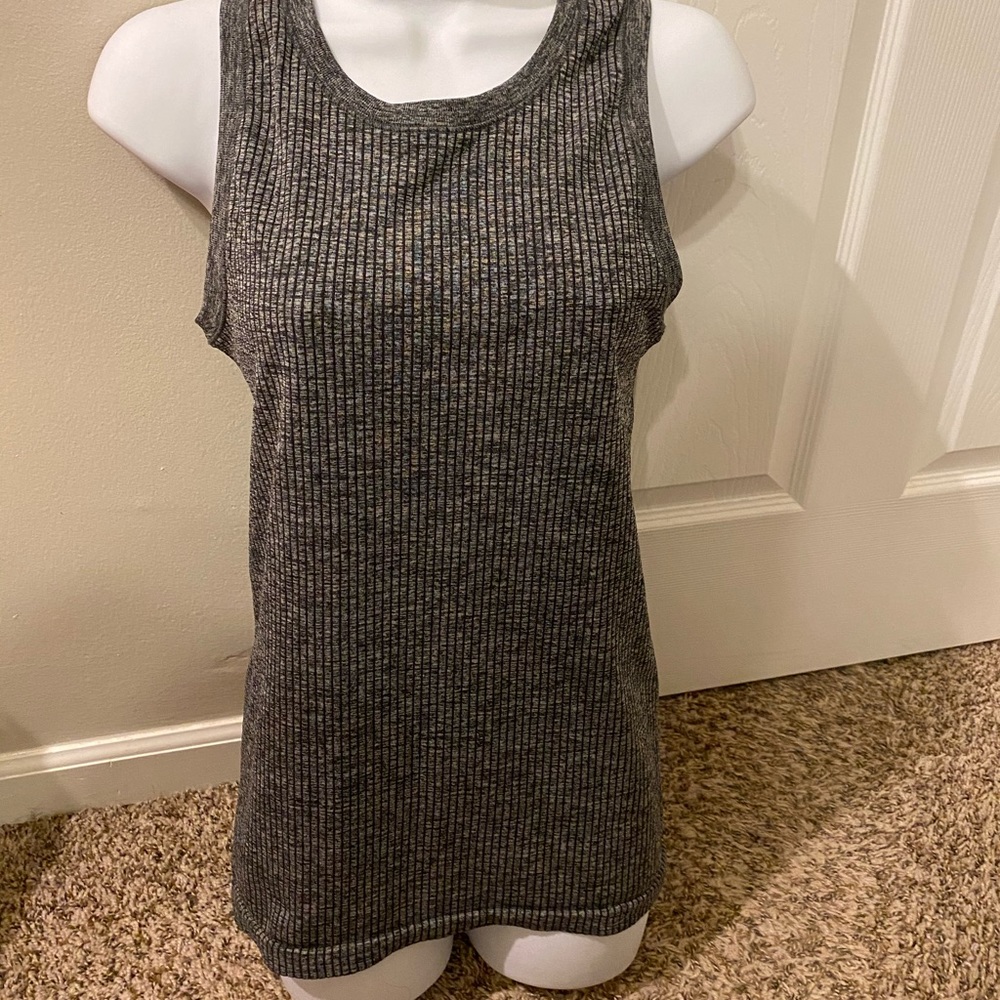 Women’s Athleta grey ribbed, athletic workout tank top , sz S